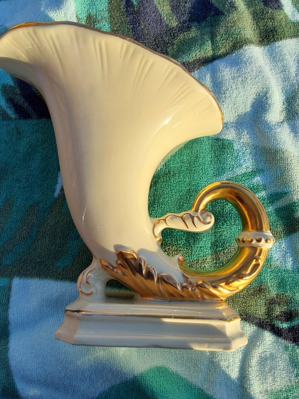 GORGEOUS VINTAGE HORN OF PLENTY WITH GOLD - Picture 4 of 15